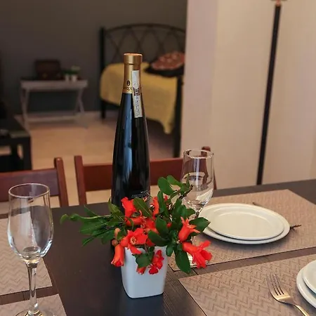 Διαμέρισμα Cozy Apartment- ιδιωτικό Parking *