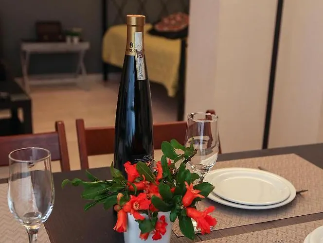 Апартаменты Cozy Apartment- ιδιωτικό Parking *