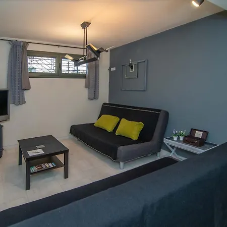 Cozy Apartment- ιδιωτικό Parking דירה