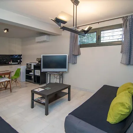 Διαμέρισμα Cozy Apartment- ιδιωτικό Parking