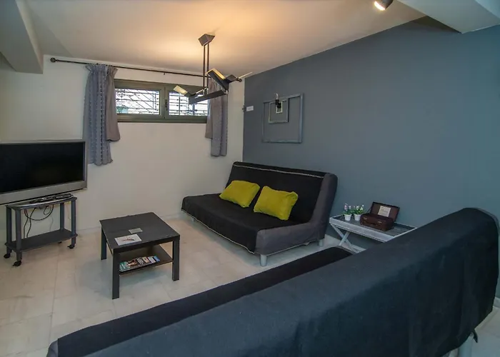 Cozy Apartment- ιδιωτικό Parking דירה